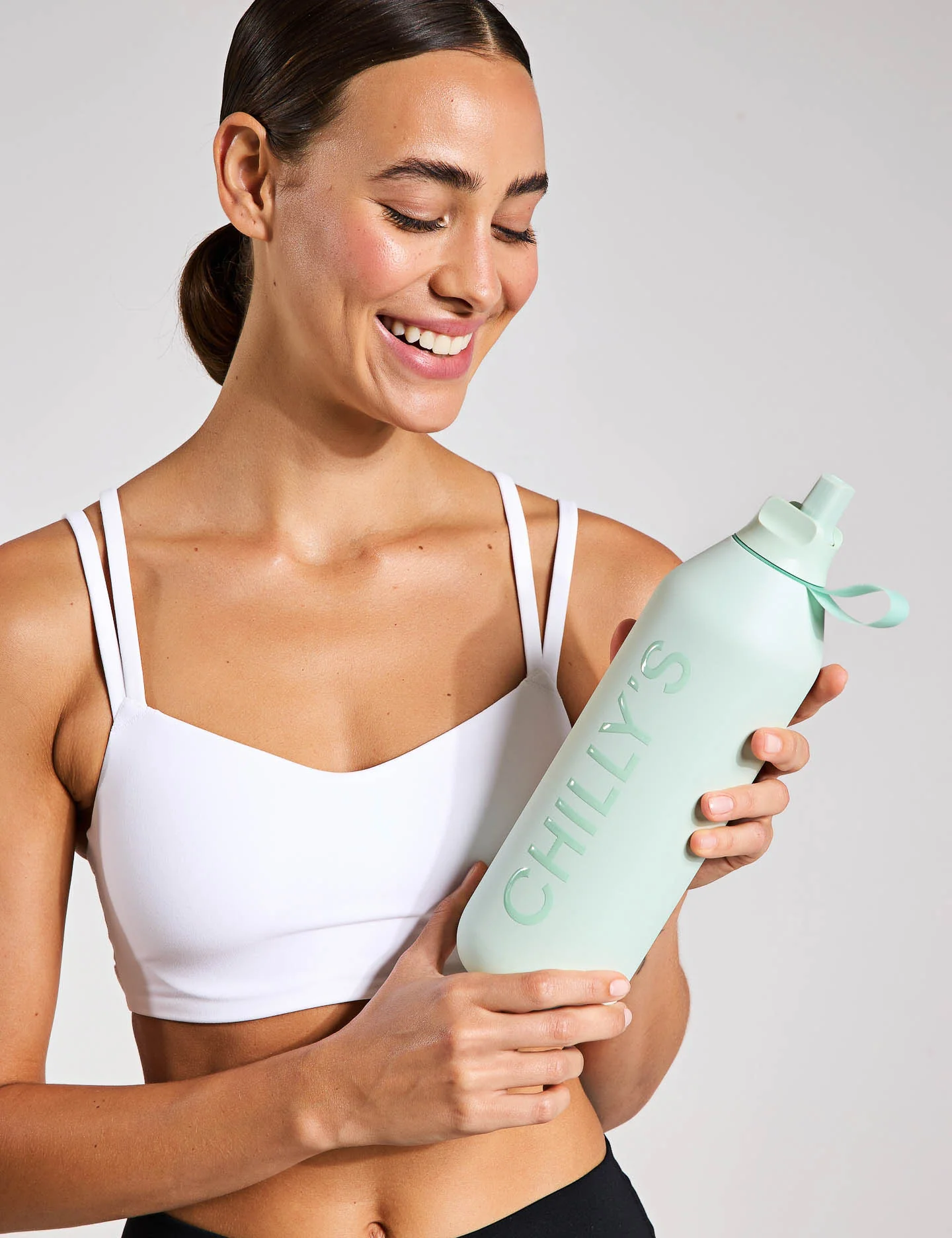 Series 2 Flip 1000ML Lichen Green By Chilly's - Image 3