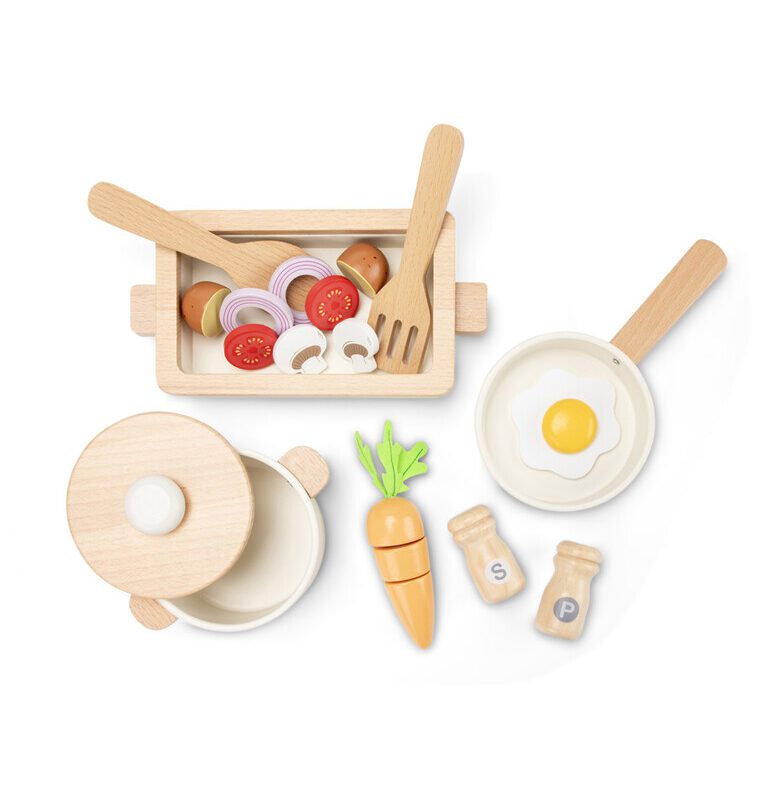 Wooden Pan Set With Casserole By New Classic Toys
